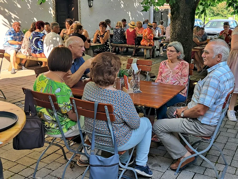 Gemütliches Zusammensein im Biergarten