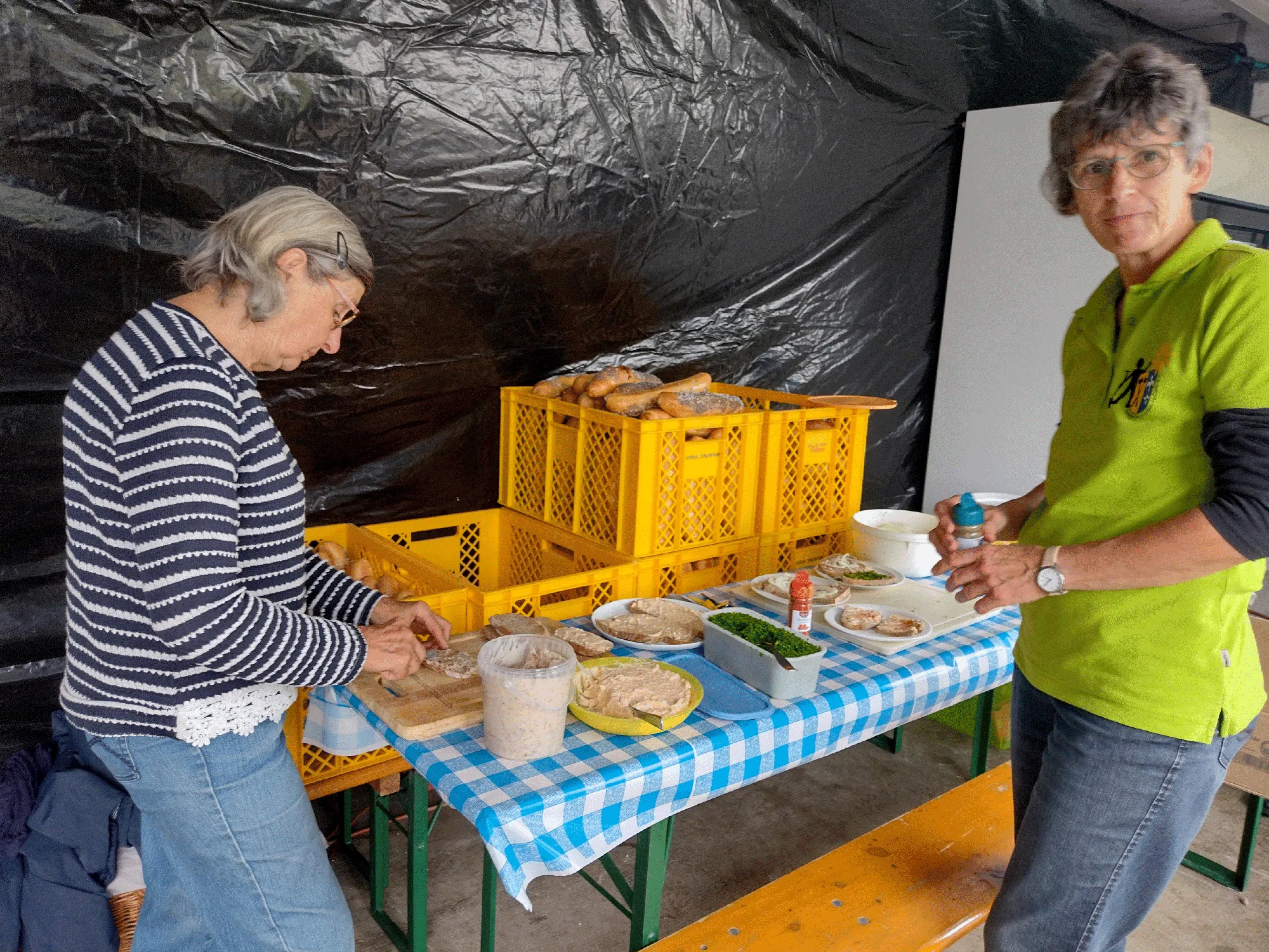 Fleißige Helfer bei der Zubereitung