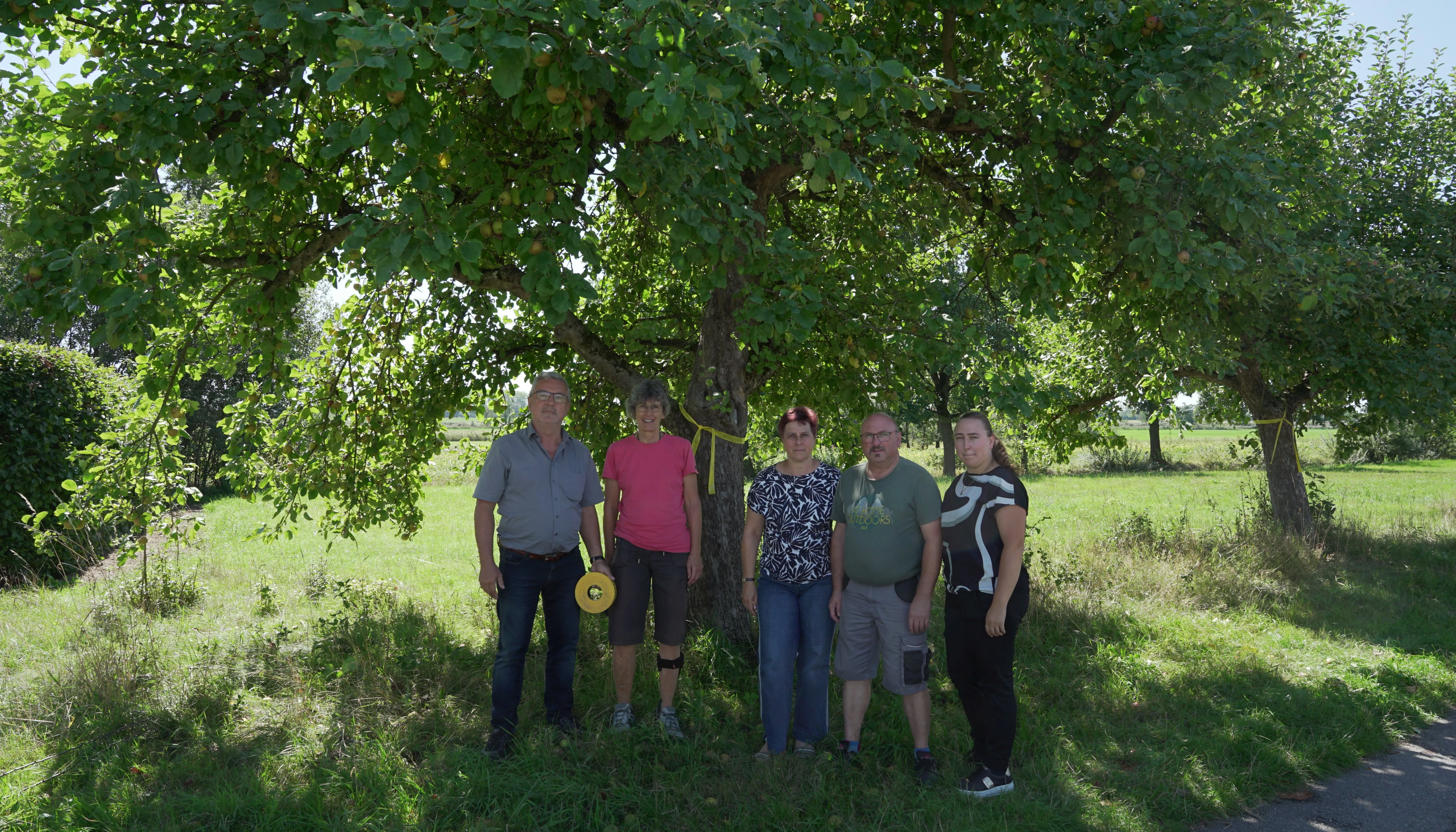 Herbert Stadler (2. Bürgermeister), Daniela Adam (Schriftführerin), Manuela Ernst, Lothar Ernst (1. Vorstand) und Katrin Ernst